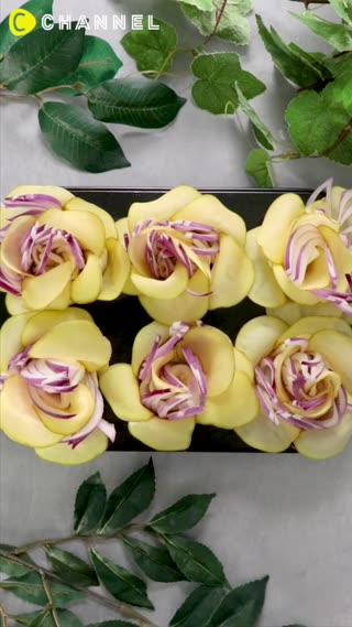 พัน ๆ ม้วน ๆ  พายกุหลาบอบร้อนพร้อมเสิร์ฟ