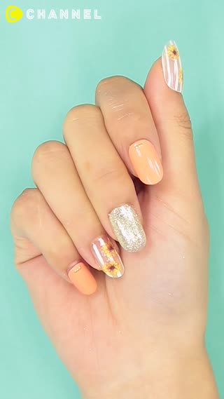 เล็บทานตะวัน สดชื่นทุกครั้งที่ได้มอง 