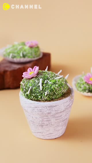Cactus Strawberry Mochi Ice Cream!