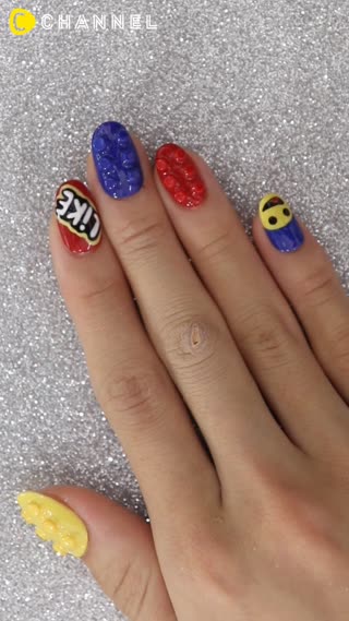  おもちゃみたい！LEGOブロック風ネイル