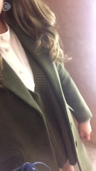 今年大流行のカーキでまとめたコーデ