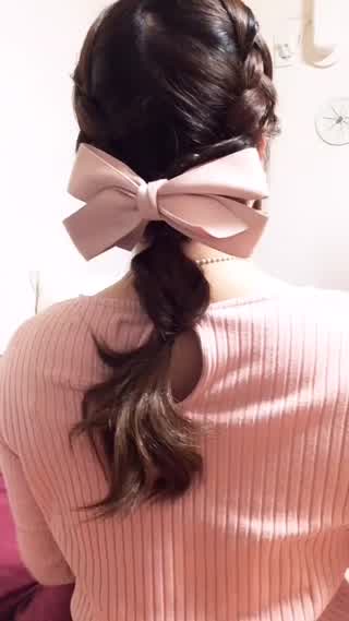 ヘアアクセで楽しむ！編み込みくるりんぱヘアアレンジ