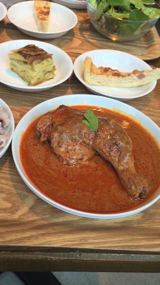 お買い物の合間にも♪原宿niko and...内のナヴァー！