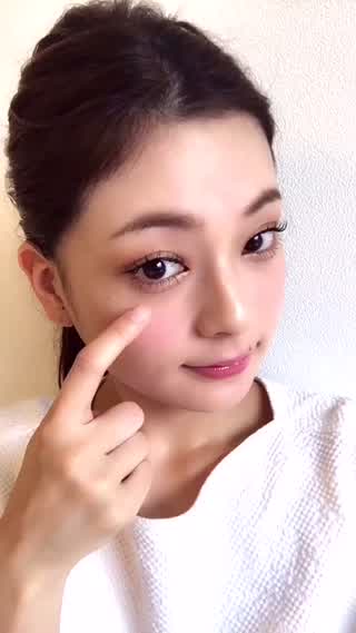 目が少し大きく見える！涙袋の描き方