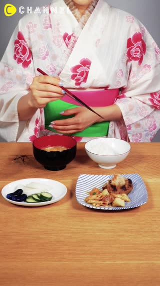 あなたも実は知らない間に間違っているかも…？お箸の基本マナー