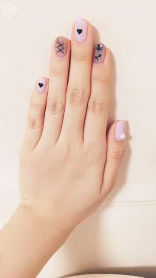 Chic but Cute Nail Art!
