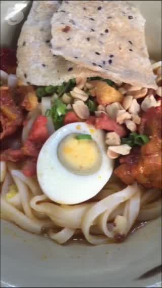 【ベトナム最新情報】パスタ？うどん？ダナンの美味しい名物、ミークアン！