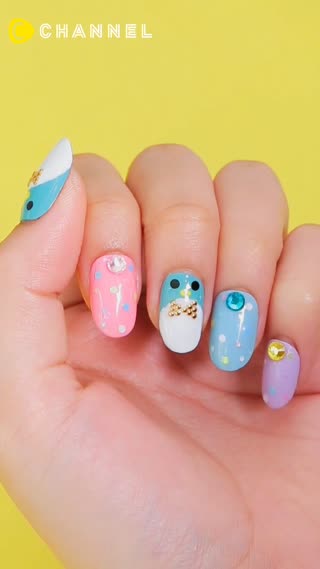 使用眼影棒就能簡單達成♡暖心又可愛的企鵝指彩