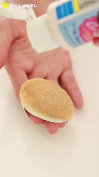 Membersihkan Peralatan Makeup