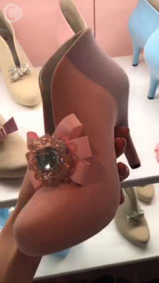 A shop makes rainy days happier,【pink by