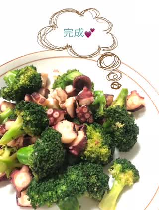 ブロッコリーとタコの醤油炒め(^ ^)