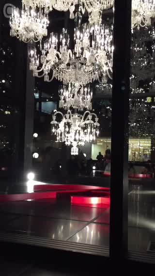 バカラのシャンデリアにうっとり…恵比寿ガーデンプレイスのイルミネーション
