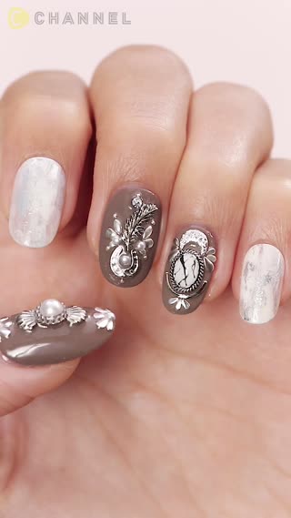 เล็บลายเครื่องเงินสุดเก๋  