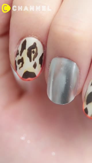 地味になりがちな秋冬ファッションと合わせたい♡アニマル柄ネイル