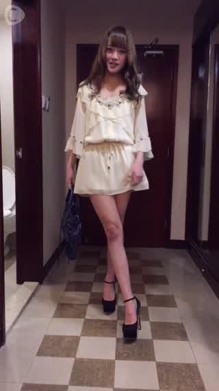 ホワイトワンピースで香港でも可愛く楽しもう♪