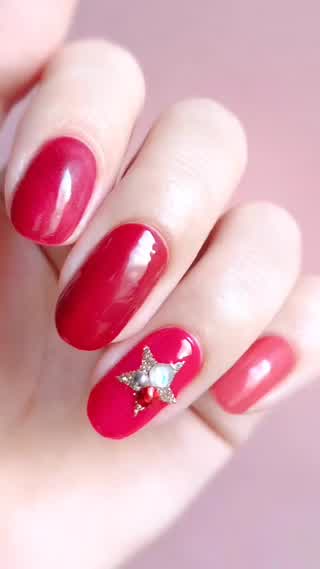 【クリスマスネイル①】インパクト抜群！ワンポイントスターネイル