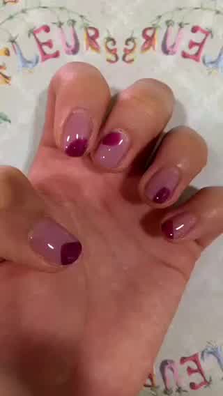 【ちょっぴり個性派ネイル】