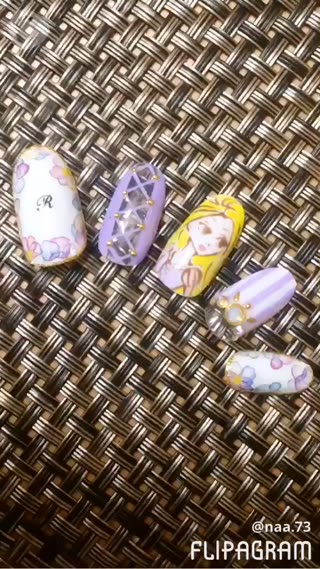 ラプンツェルの世界観いっぱい！ディズニーネイル