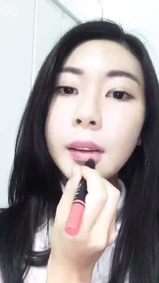 今大注目のNARSペンシルタイプのリップ！?