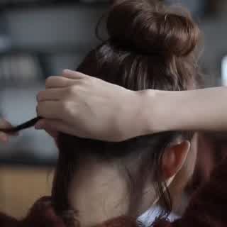 靴下でお団子ヘアアレンジ！不器用さんでも簡単にできちゃう