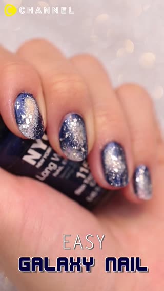 ทำเล็บลายแกแลคซี่สวยวิ้งค์จากฟองน้ำ