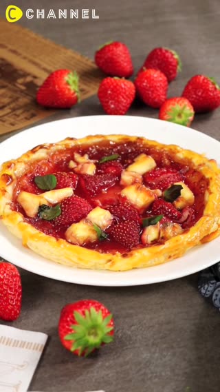 Strawberry “Pizza” Pie