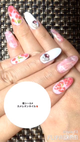 春ネイル、指先にいちご柄はいかが？カメレオンネイルもかわいい！