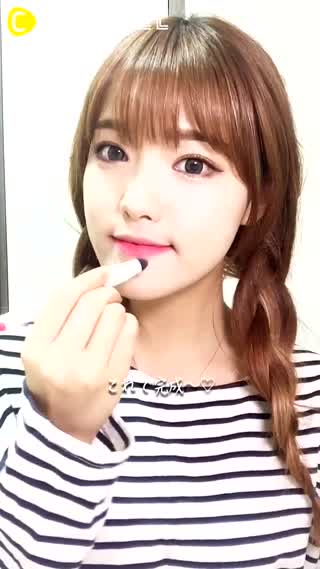 ティント効果もあり！クッションタイプのクレヨンリップ