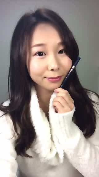 リキッドアイブロウで目力４割増しテク