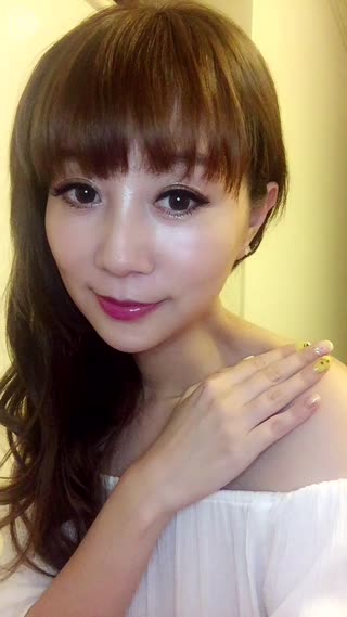 充滿夏季清涼感的「光療指甲」