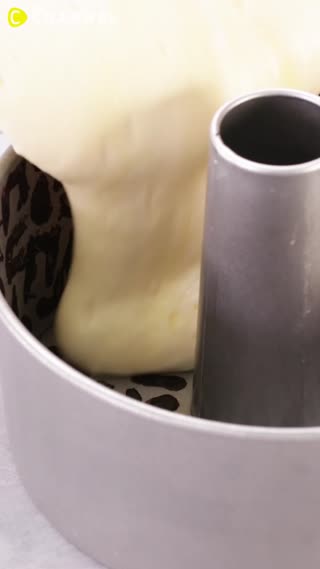 Kue Bolu dengan Motif Leopard