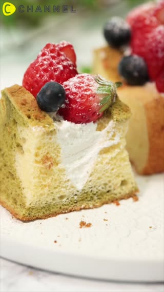 เค้กชิฟฟ่อนลายหินอ่อนสอดไส้สตรอว์เบอร์รี