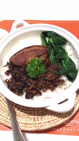 Lunch at Luk Kai Thong 