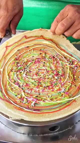 R A I N B O W  C R E P E 