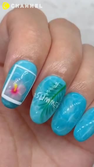 Summer Polaroid-style Nails!