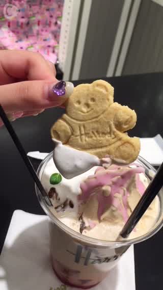 宮島るりかのいちご便り"Harrods TEA BAR"