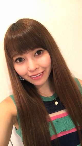 不思議な透明なグロス♡塗ると自分だけの色に！