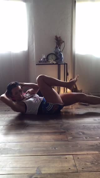 【家トレ】夏に向けて美ボディトレーニング【腹筋】