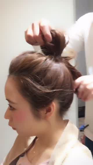 【超簡単】おしゃれお団子ヘアにする、ポイントはこれだ！