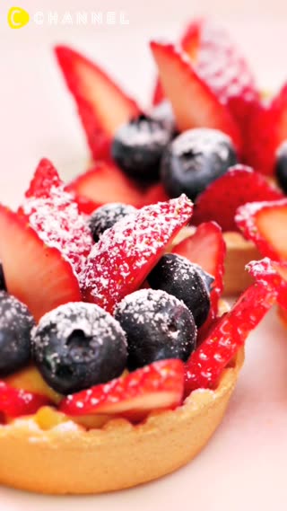 使用布丁簡單做出卡士達♡莓果塔