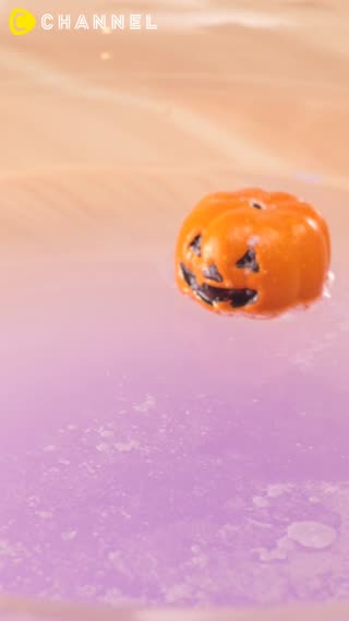 お風呂でもハロウィン！シュワシュワな「バスボム」から小物が飛び出す入浴剤♡