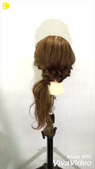 ทรงหางม้าเบี่ยงแบบคิ้วท์ตี้ 