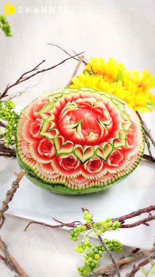 โชว์แกะสลักแตงโม 