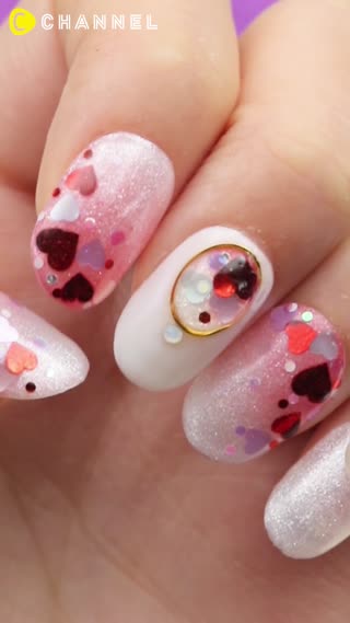Plump Heart Broche Nail Art