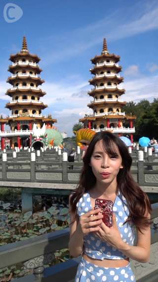 台灣 高雄的旅遊景點，龍虎塔！