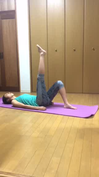 すぐ実感できる！？股関節をほぐすストレッチ！！