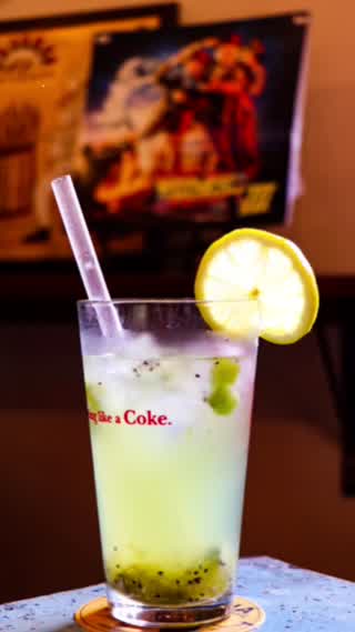 天満橋の大人の遊び場！？昭和レトロでワクワクするカフェSECONDBANANA！