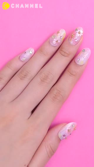 春手元で女子力アップ♡さくらネイル