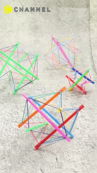 ป๊อบอัพคิวบิกจากหลอดแค่ปล่อยมือก็กางเอง