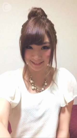 雨でも可愛くまとまる！おくれ毛お団子ヘアアレンジ